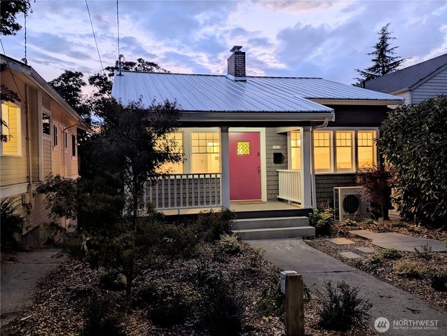 1713 33rd Avenue, Seattle, WA 98122