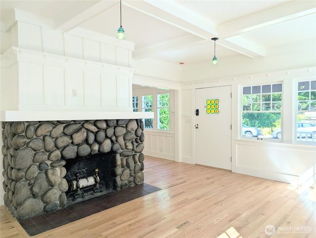 1713 33rd Avenue, Seattle, WA 98122