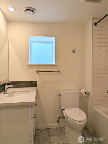 1713 33rd Avenue, Seattle, WA 98122