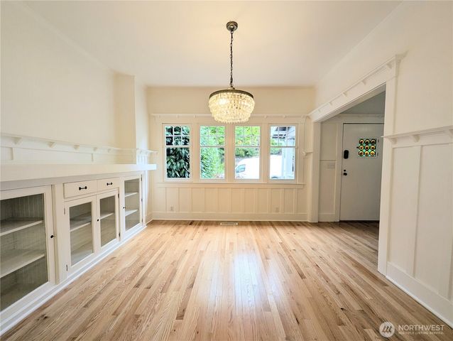 1713 33rd Avenue, Seattle, WA 98122
