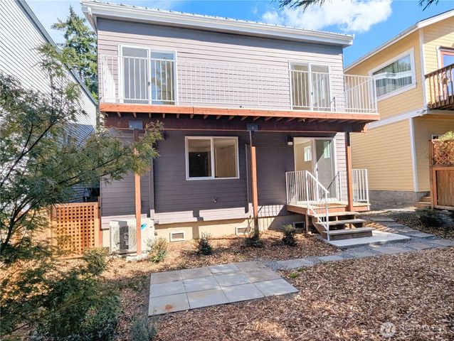 1713 33rd Avenue, Seattle, WA 98122