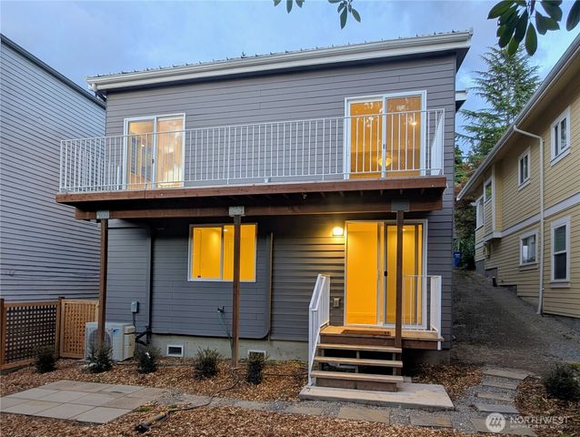 1713 33rd Avenue, Seattle, WA 98122