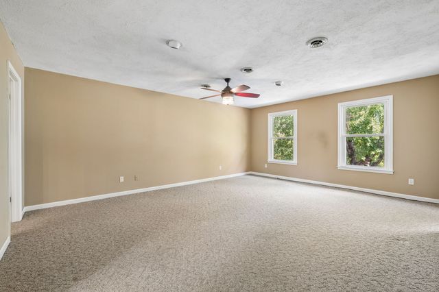 554 Douglas Bend Rd, Gallatin, TN 37066