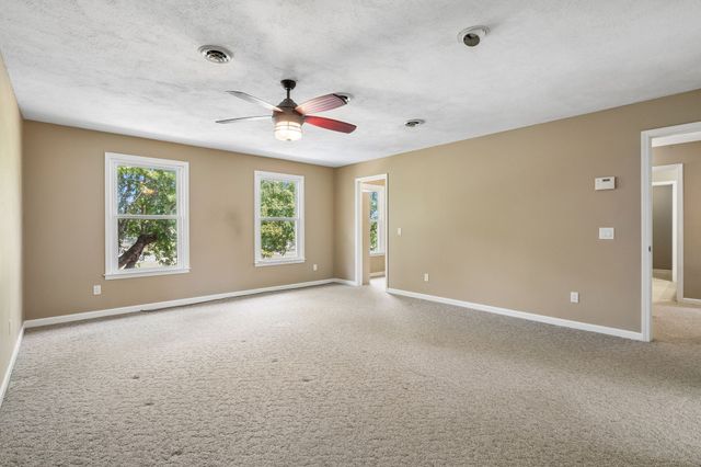 554 Douglas Bend Rd, Gallatin, TN 37066