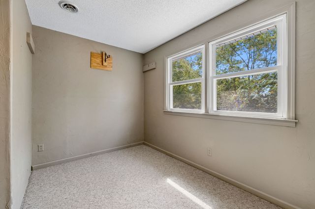 554 Douglas Bend Rd, Gallatin, TN 37066
