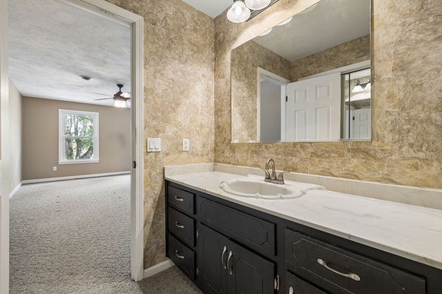 554 Douglas Bend Rd, Gallatin, TN 37066