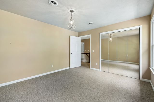 554 Douglas Bend Rd, Gallatin, TN 37066