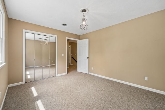 554 Douglas Bend Rd, Gallatin, TN 37066