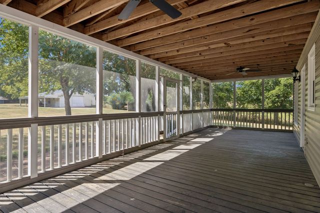 554 Douglas Bend Rd, Gallatin, TN 37066