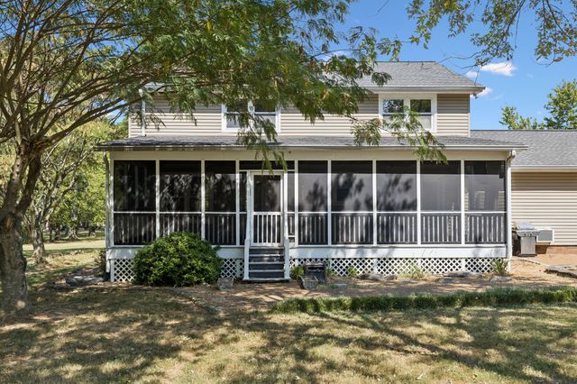 554 Douglas Bend Rd, Gallatin, TN 37066