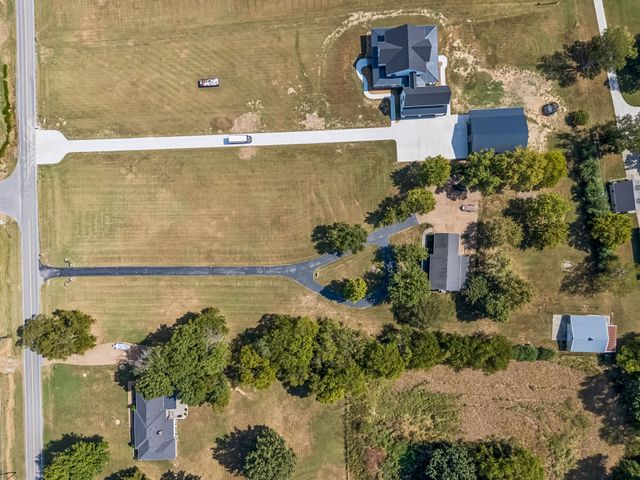 554 Douglas Bend Rd, Gallatin, TN 37066