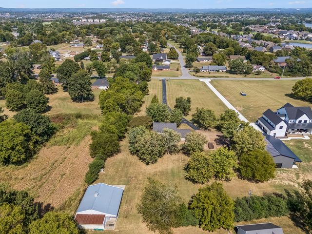 554 Douglas Bend Rd, Gallatin, TN 37066