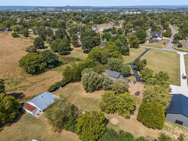 554 Douglas Bend Rd, Gallatin, TN 37066