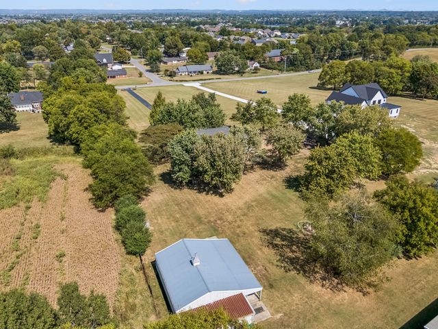 554 Douglas Bend Rd, Gallatin, TN 37066