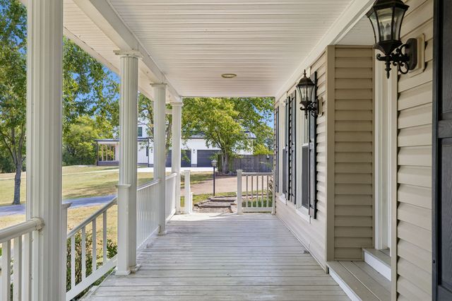 554 Douglas Bend Rd, Gallatin, TN 37066