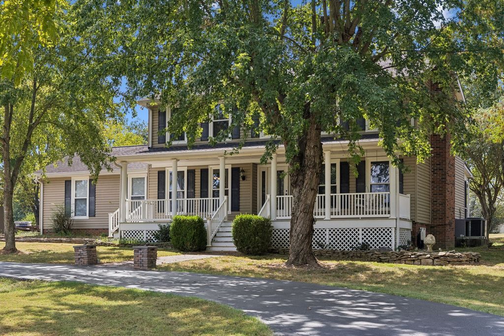 554 Douglas Bend Rd, Gallatin, TN 37066