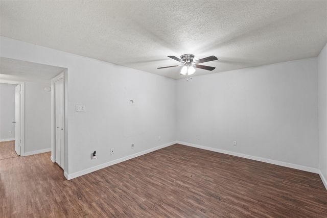 1421 S 12th Street 109, Waco, TX 76706