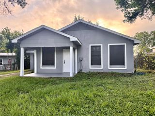 504 N Thomason Street, Willis, TX 77378
