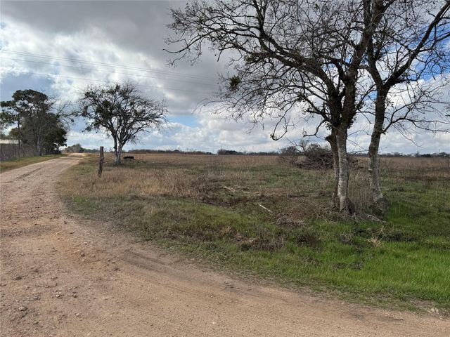 1050 Cr 201, Weimar, TX 78962
