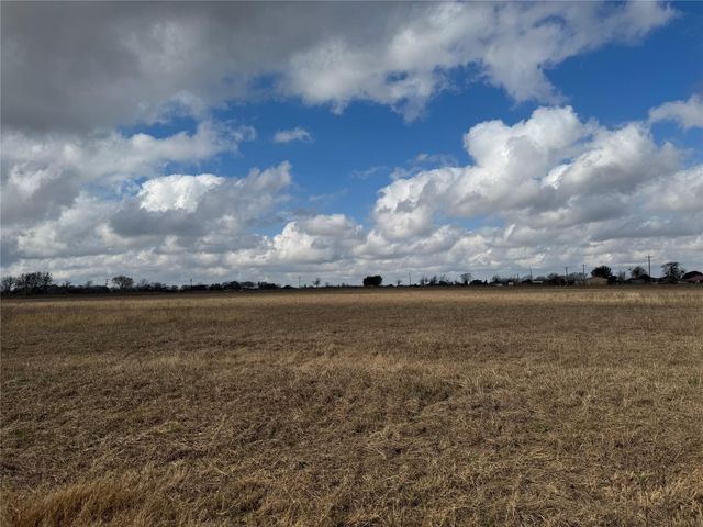 1050 Cr 201, Weimar, TX 78962