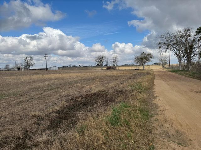 1050 Cr 201, Weimar, TX 78962