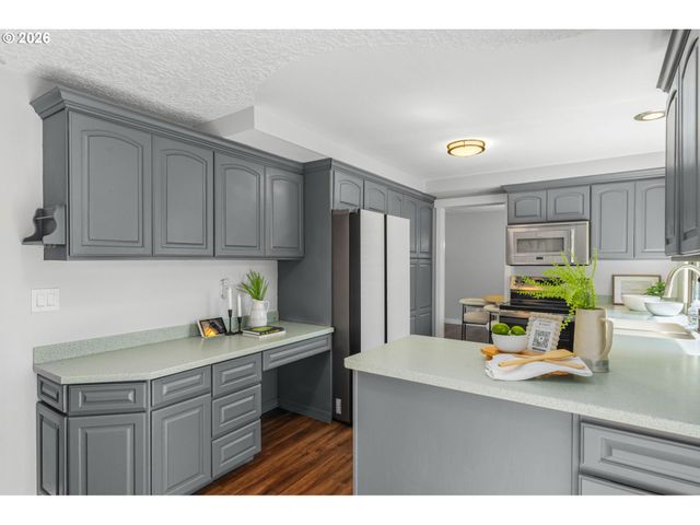 1410 Se 121ST Ave, Vancouver, WA 98683
