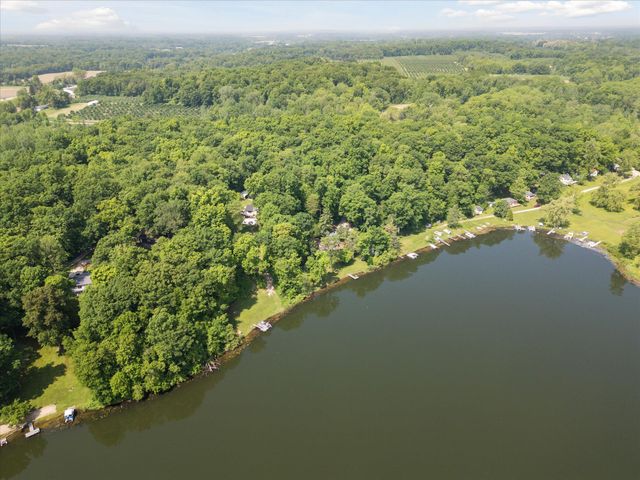 6860 Ashley Avenue NE, Belding, MI 48809