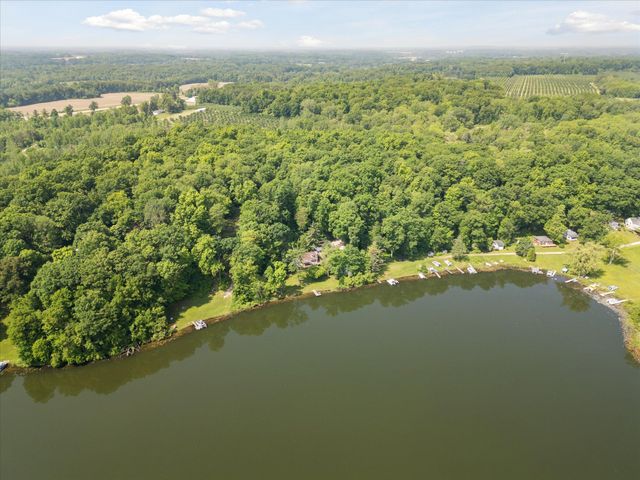 6860 Ashley Avenue NE, Belding, MI 48809