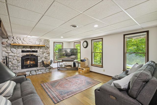 6860 Ashley Avenue NE, Belding, MI 48809