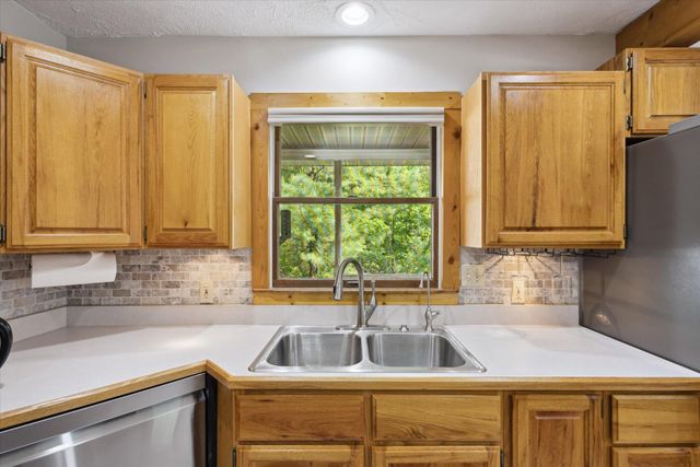 6860 Ashley Avenue NE, Belding, MI 48809