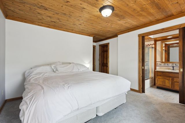 6860 Ashley Avenue NE, Belding, MI 48809