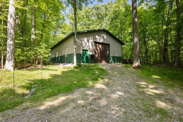 6860 Ashley Avenue NE, Belding, MI 48809