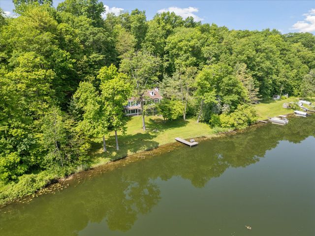 6860 Ashley Avenue NE, Belding, MI 48809