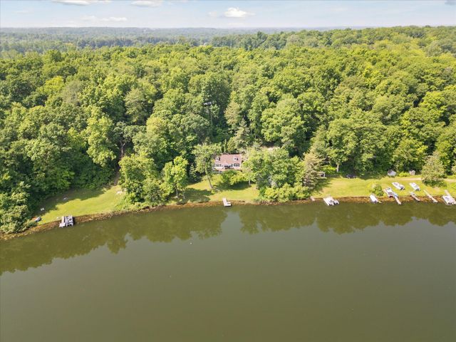 6860 Ashley Avenue NE, Belding, MI 48809