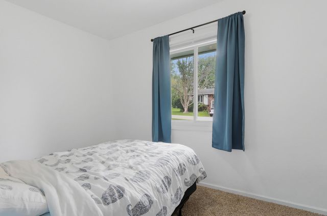 137 E 7th Street, Coal Valley, IL 61240
