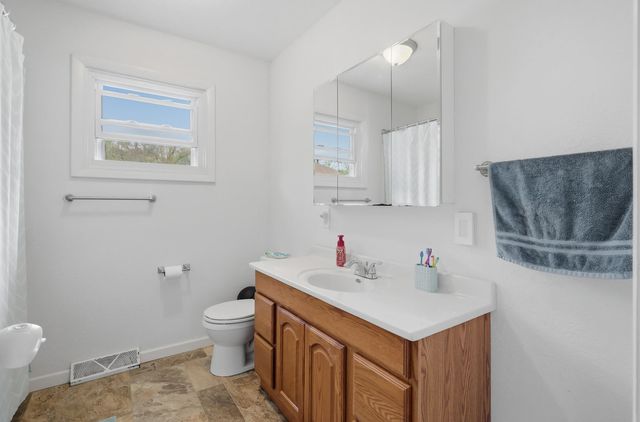 137 E 7th Street, Coal Valley, IL 61240