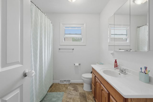 137 E 7th Street, Coal Valley, IL 61240