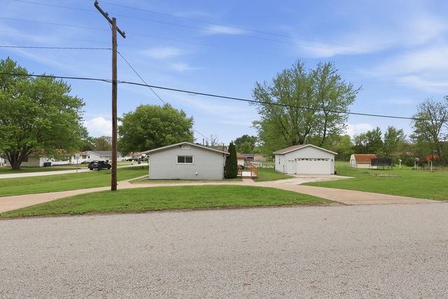 137 E 7th Street, Coal Valley, IL 61240