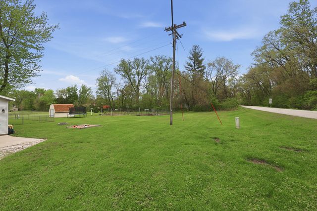 137 E 7th Street, Coal Valley, IL 61240