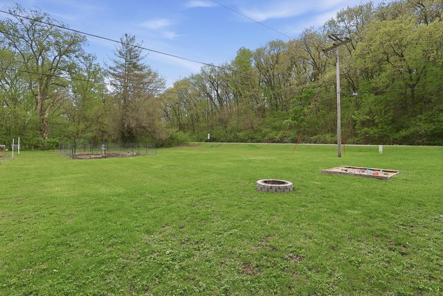 137 E 7th Street, Coal Valley, IL 61240
