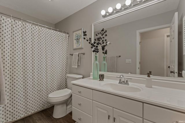 6125 Lansdown Court, South Bend, IN 46614
