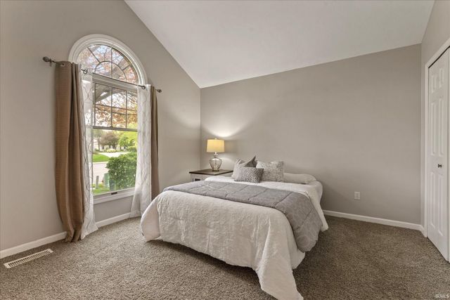 6125 Lansdown Court, South Bend, IN 46614