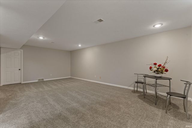 6125 Lansdown Court, South Bend, IN 46614