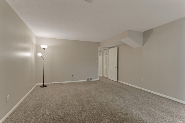 6125 Lansdown Court, South Bend, IN 46614