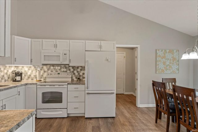 6125 Lansdown Court, South Bend, IN 46614