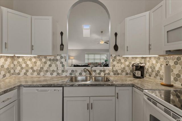 6125 Lansdown Court, South Bend, IN 46614