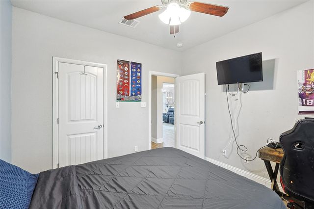 342 W Huffman Street, Krum, TX 76249