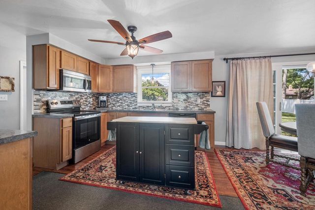 638 SUNNYCREST STREET, Green Bay, WI 54302