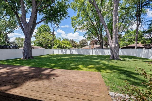 638 SUNNYCREST STREET, Green Bay, WI 54302