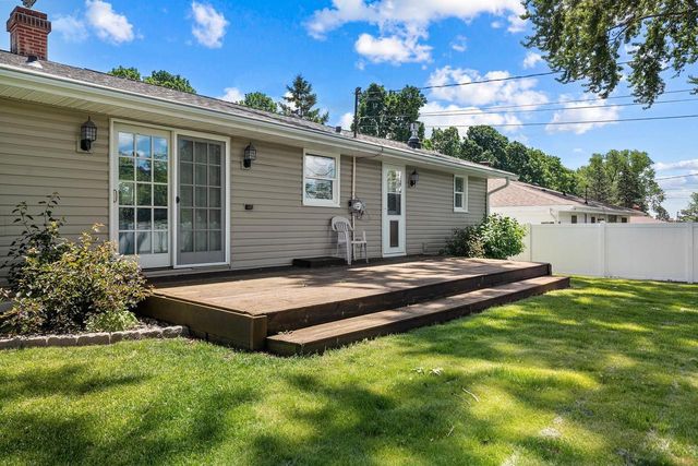 638 SUNNYCREST STREET, Green Bay, WI 54302